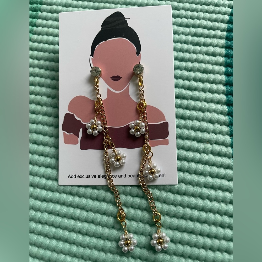 Daisy Dangle Earrings